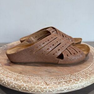 Comofortiva Gala Crisscross Slides‎ Metallic Suede Leather Memory Foam Size 7W